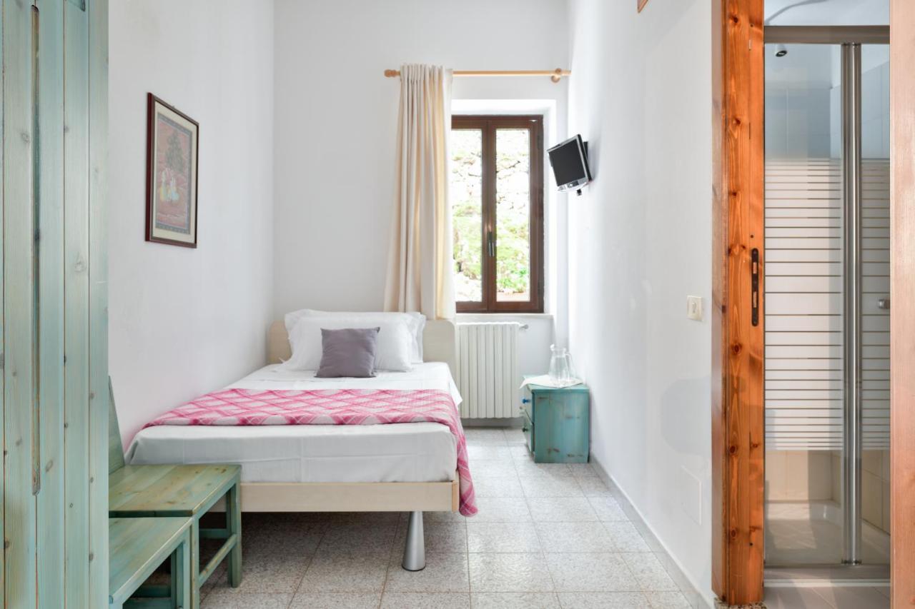 S'Enis Monte Maccione Hotel Oliena Bagian luar foto