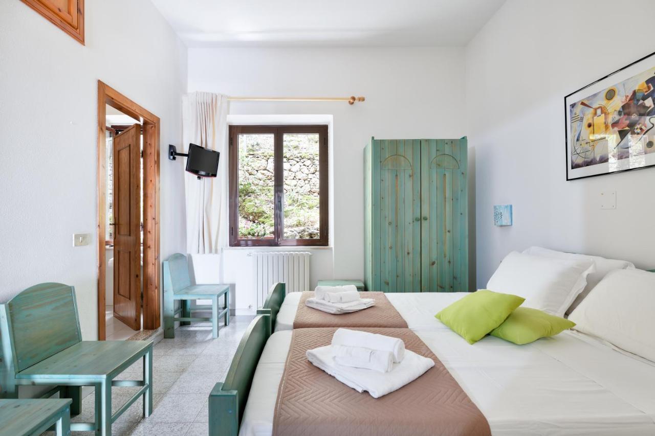 S'Enis Monte Maccione Hotel Oliena Bagian luar foto
